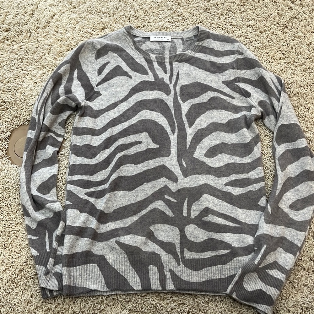Never worn Cashmere Zebra sweater by Equipment